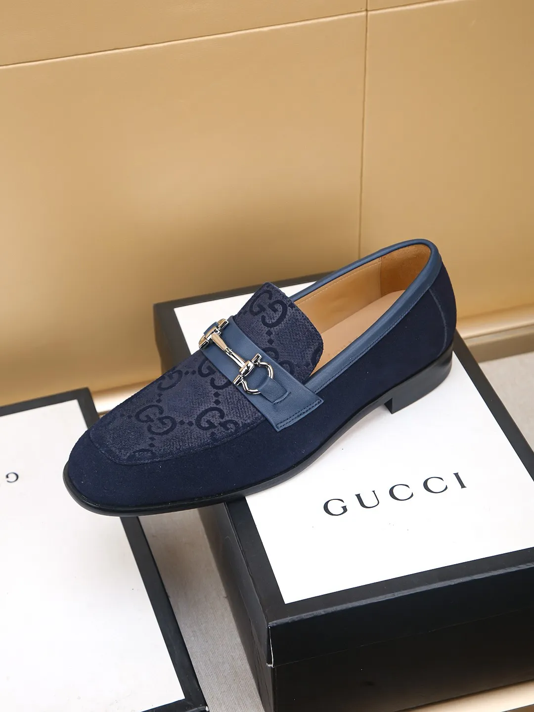 Men's men's shoes 💰460 🆘【GUCCI】Gucci ·🐂里· Hot-selling beanie shoes, top brand luxury, top quality, latest fashion beanie shoes.. The upper is made of original high mercerized smooth cow suede. (Full top layer water-dyed 🐂 leather and lining). The original stylish and stylish soft rubber wear-resistant and non-slip outsole is light and comfortable on the foot, available in 2 colors! Matching code: 39-44 (customized at 38.45.46.47)